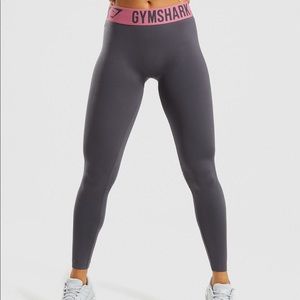 Gym shark fit leggings